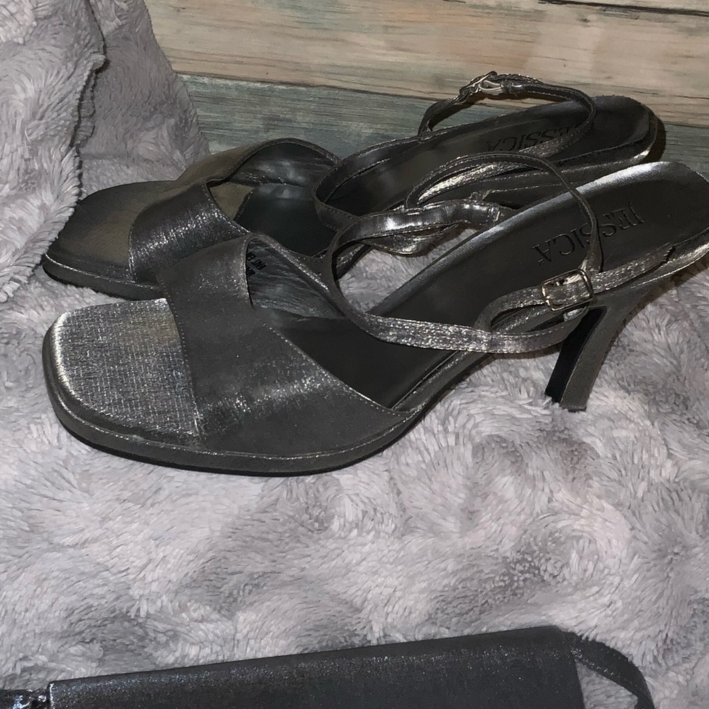 Jessica Silver Sandals with Clutch - Picture 4 of 13